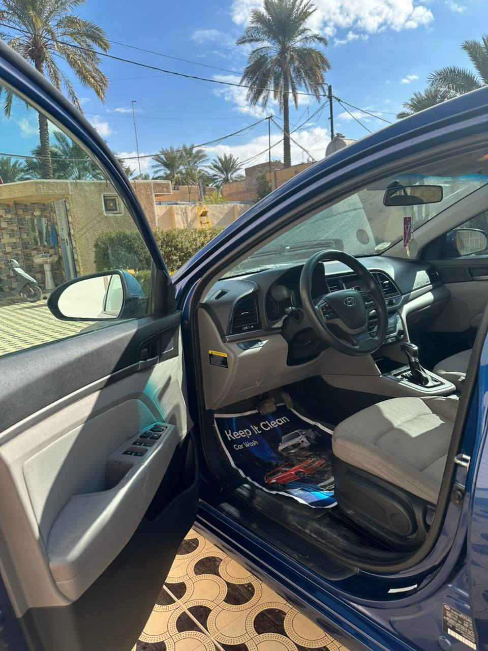 النتر موديل ١٧ رقم شمالي 
محرك ٢٠٠٠ دوش
ماشيه ٦٧ ميل
صور الظرر ناشرهن بدون صبغ بارد فقط
والدعاميه الاماميه جارده 
نص فول تحكمات استيرن 
السعر ١٢٠ وبيه مجال ت*********** 
عنوان ديالى ناحية جديده الشط
