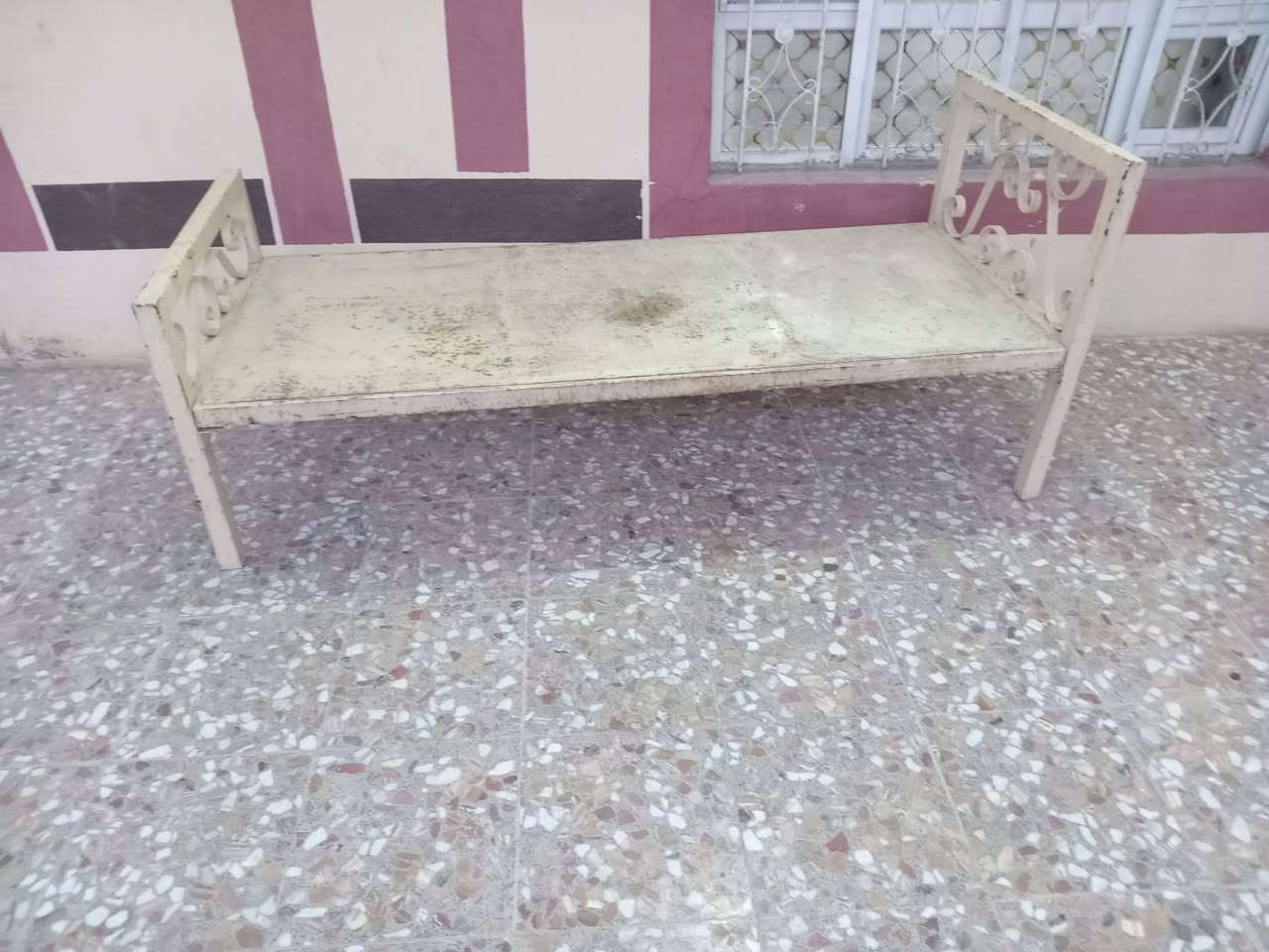 غراض مستخدمه للبيع كلمن وسعره العنوان طوريج ناحيه الرجيبه
تليفون ***********
