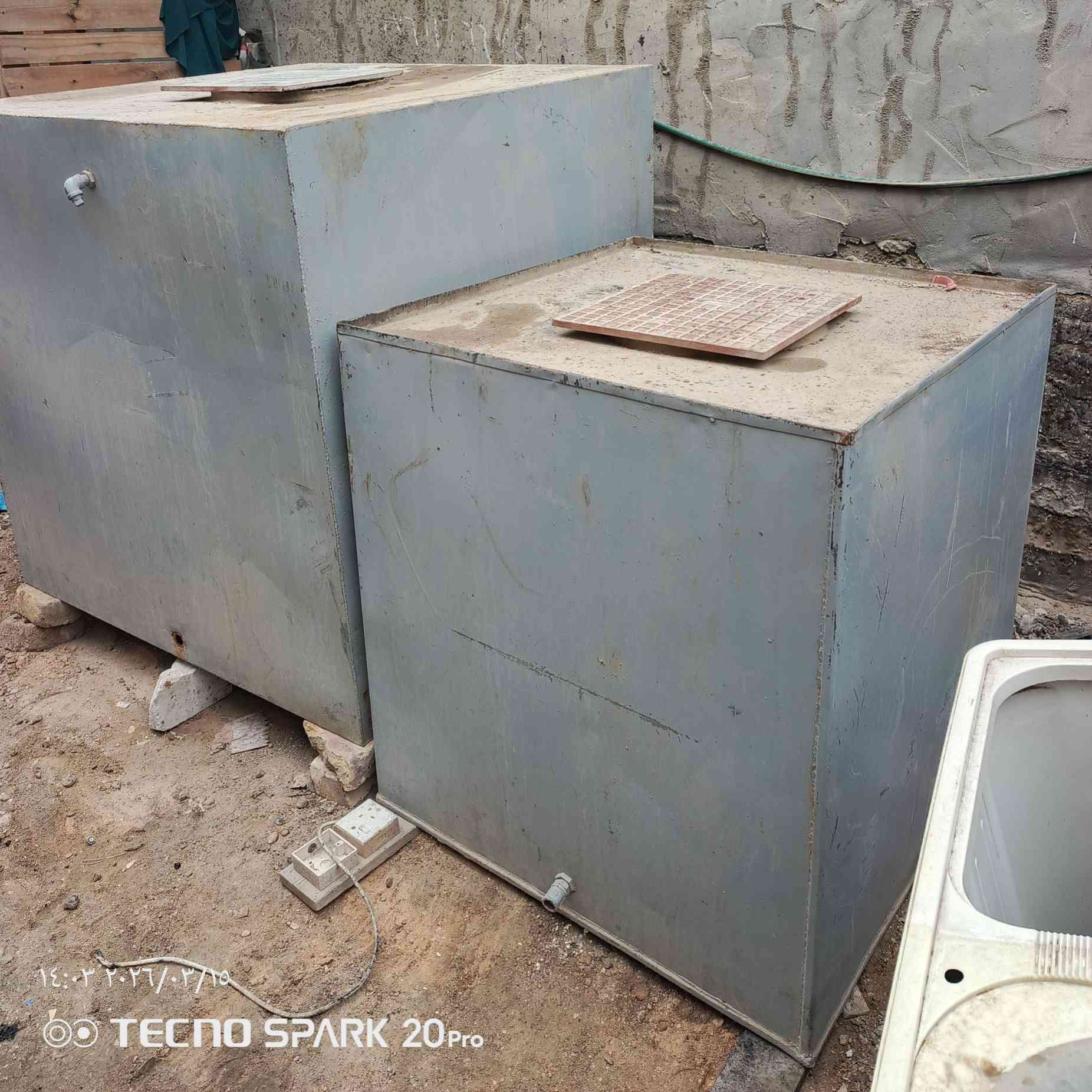 تانكيات تفصال للبيع حديد 3ملم الجبير 2500لتر وزغير 1200نضيفات كلش السعر 100ثنينهن العنوان الحله الثوره قرب جامع الحيدري ***********
