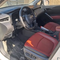 كورلا كروز.  خليجي هايبرد موديل ٢٠٢٥ ماشيه ٩٠٠٠ فول مواصفات بصمه كشنات...