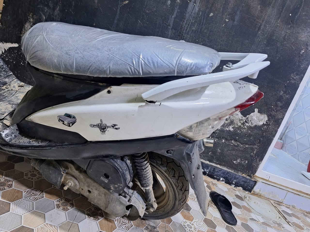 سلام عليكم كفرات ماكس عدلة لونين الابيض هنة او الاسبايدر 20انضاف حيل او السود ٢٠ بدون السبايدة هم انضاف حيل مكاني ديالى بعقوبة الرحمة رقمي ***********
