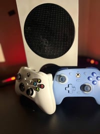 اكس بوكس سيريس اس  ذاكره داخليه بسعة 512GB  جوستكات2 مع الملحقات لسعر ...