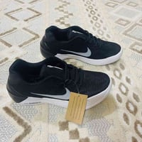 حذاء رياضي • مقاسات ٤١-٤٣ • تخفيضات