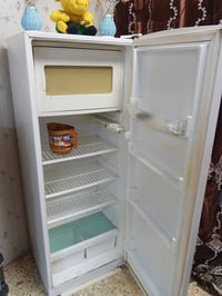 ثلاجة • تبريد وتجميد • مساحة واسعة
