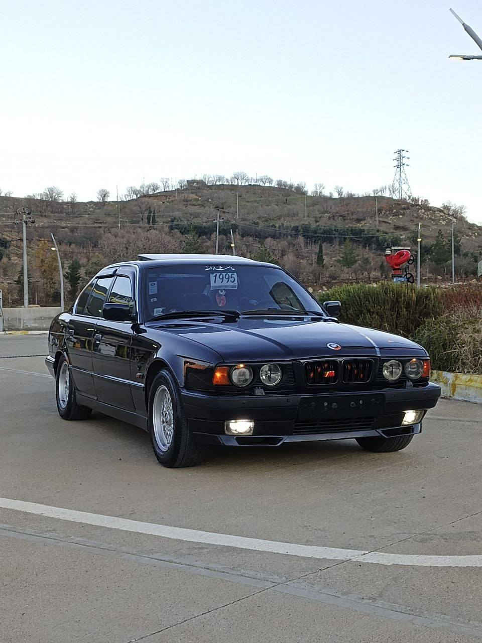 بەناوی خوای گەورەو میهرەبان

BMW 525 iA  dejetall
بیئیم 525ی دیجیتاڵ
مۆدێل 1995  
فول فول مواسەفات
ئاڕمی پلاستیکی هەولێر بەشەرتی ئاڕم و ئەوەلیات 
تەبریدی ساردو🥶گەرم😰ئیشئەکات لەسەر سویچ

گێڕ ئۆتۆماتیک  دوگمەیSبەفر مەزبوتە
ئۆڤەری ژێر ڤاچی مەزبوتە
دەمعی پێیشەوە M
قفڵ مەرکەزی
سڵایدە 
ناوفۆڕمیکا
دوو جام کارەبا
دەبڵ ئەرباک
دەبڵ چەکمەجە
ناوڕەساسیە
گێچ ئەڵقە
پەردەی بیلادی
ئاوێینە کارەبای
ئاوێنە گوێ بەرخە

دووکوشنی پێیشەوە هیـتەر و مەساج ئیش ئەکات
شەش کەلە
تەلەفۆنی بیلادیە
ABS
عەتەری پێیشەوە سپۆرت
لایت ڕەشی هیلای زەڕبی بیلادی
هۆکی بیلادی
سپێری بیلادی لەگەڵ ماوە
4تایەو ویلی تازەولۆکی بۆ بەستراوە ئی حەسیر
بێ دەعم و بێ لێدران پێیشو دواوەی کەپسە 
پێیش و پاشیم تازە داگیراوە
چاڵو قوپاوی شوختی نییە 
بەشەرتی گێڕو مەکینە و ئەکسل .
مەکینەی بوخارو دوکەڵو سەرفی نییە 
بەشەرتی 10فیتەر
لەسەیارەکەم زۆز زۆر بێ منەتم 

بۆزانیاری زیاتر پەیوەندی بکە..
***********
***********
تکایە   سەرمان مەهێیشێینن ئەگەر مشتەری نیت لەگەڵ ڕێزمدا گۆڕینەوەش ناکەم دخان, السليمانية
