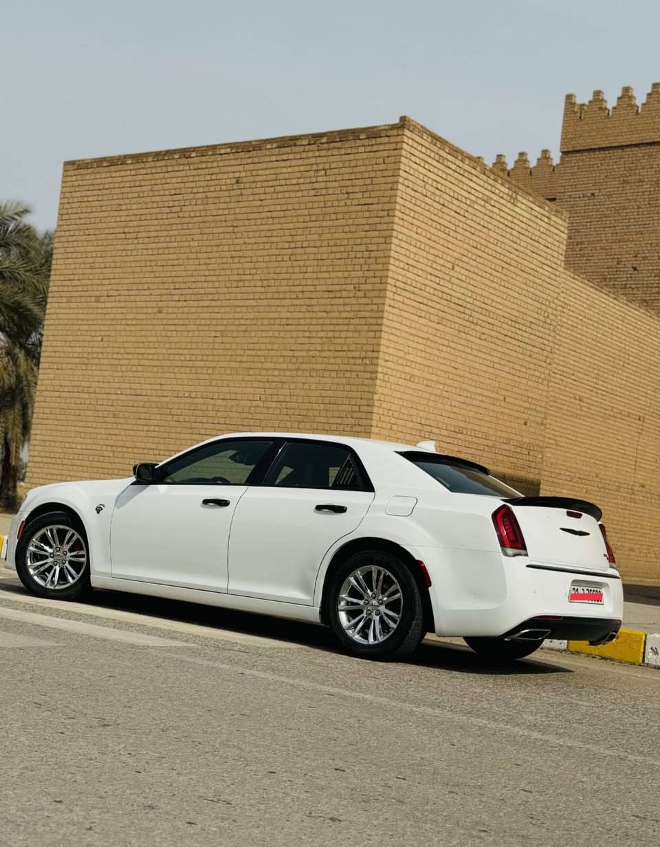 السلام عليكم
كرايسلر اوباما موديل 2021 S
وارد امريكي تو ويل 
فول مواصفات من عدا الفتحه 
رادار جانبي + هيتر بل مري
كشن جلد تطريز S + كهربائي 
بصمه ابواب 
شاشه كبيره 
محرك 6 سلندر 3600 
باقــي المواصفات معروفه S 
سياره رقم سليمانية   
حادثها باب مصلح وباب مبدل
   سياره جديده ✅ 
*********** للتواصل واتساب
