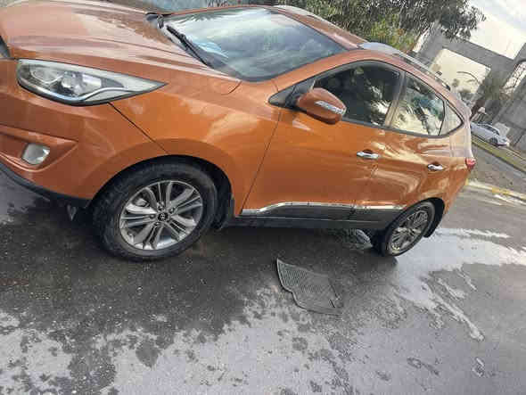 لون مشمشي 
خليجي مكينه 2000 دوش
 كير 6 نمر مكينه وكير ممفتوحات 
ماشيه 211 الف 
مكفوله من الصبغ بس بارد موضح بالسونار
 صدرها 70‎%‎
 تخم تاير 
رقم بغداد جديد وهزه جديده
  السعر 142 وبيها مجال 
للبيع او مراوس 
مكاني بغداد اليوسفية ناحيه الرشيد
سونار موجود داخل الصور
 ***********
