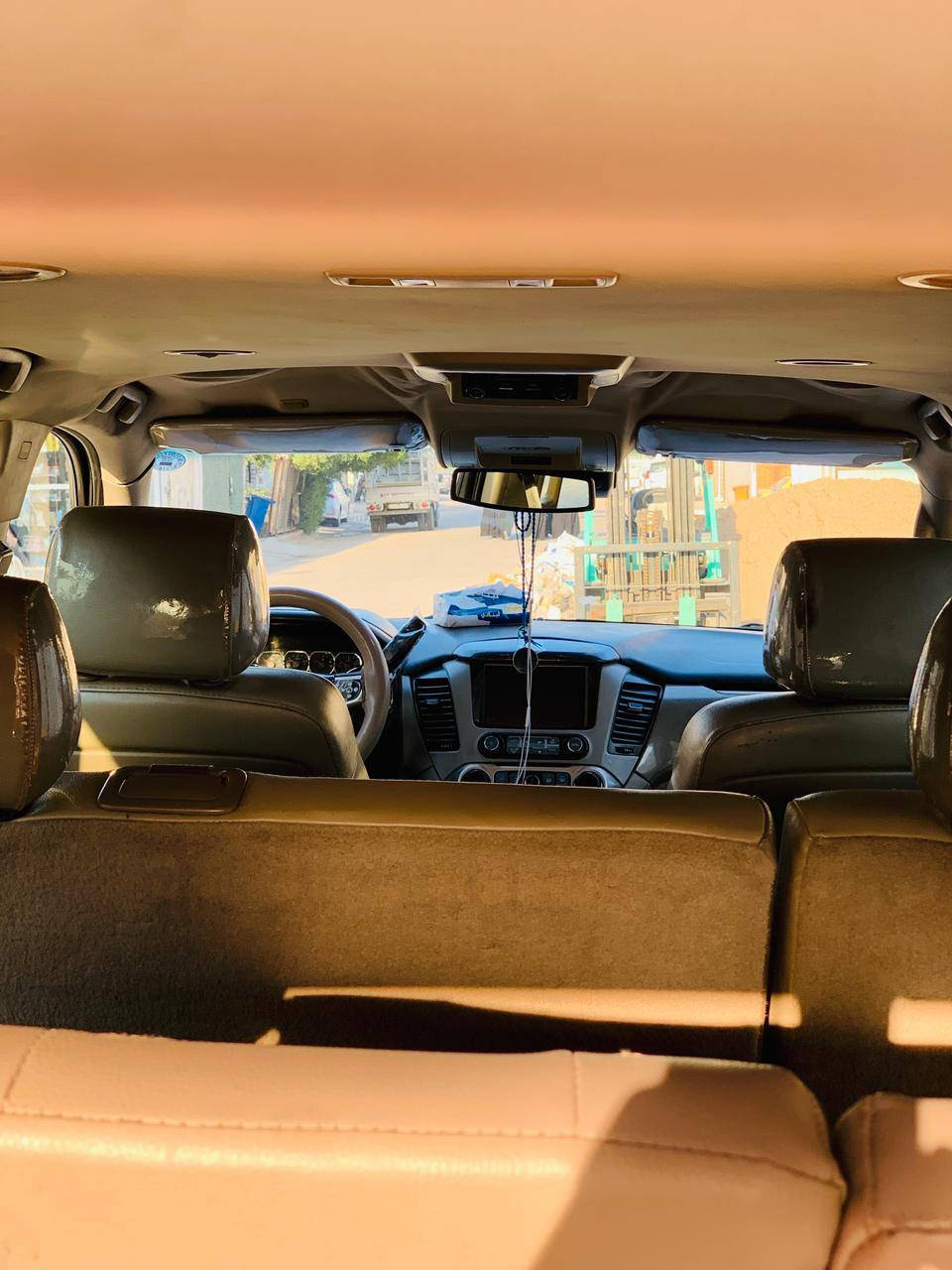 السلام عليكم جمسي يوكن مديل 2015 خليجي طبله جاهزه للشغل رقم اربيل أجره هزه جديده بيهه جاملغ خلفي صفحه سايق بارد ول باب مصبوغ بس ول باقي مكفول سعر 275 مكاني بغداد جميله ***********
