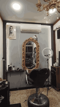 سلام وعليكم شباب محل حلاقه للبيع في الحبيبية قرب المنتزه المحل علية رجل حلوة راسلني ***********
