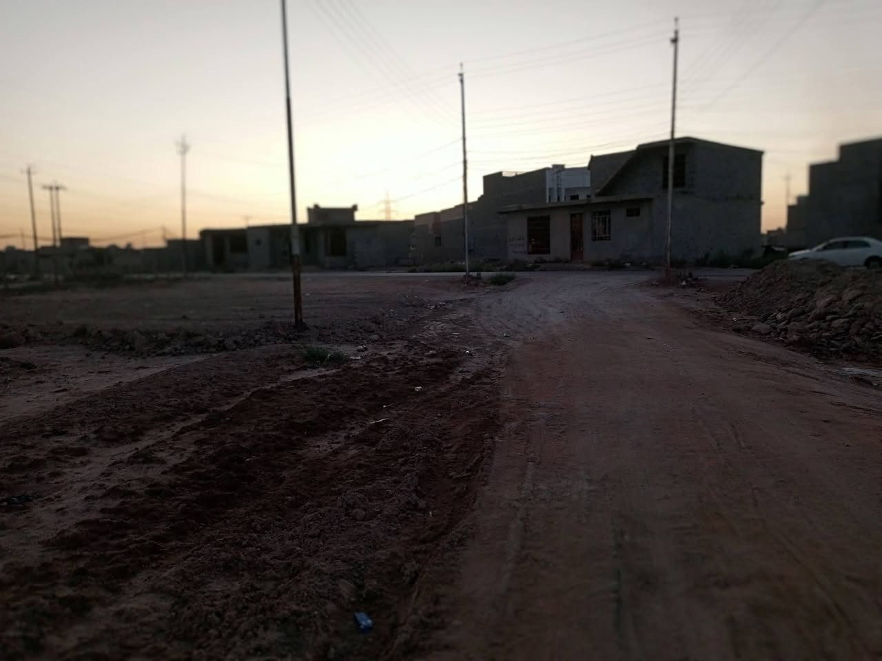قطع ارض طابو زراعي مساحه 200متر وجه عشرة امتار أو نزال عشرين متر شارع 12 متر كهربأ ماء متوفر خدمات يمه السعر 12 مليون أو بيه مجال للستفسار اتصال ***********
