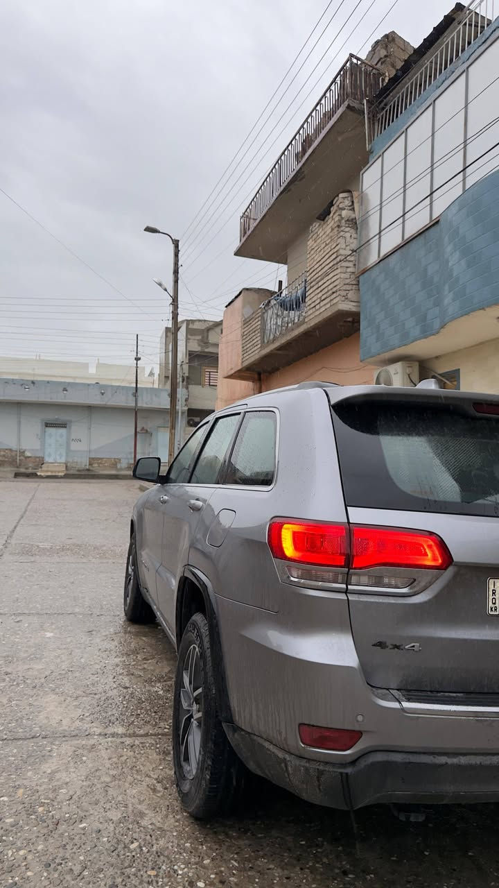 السلام عليكم ورحمة الله وبركاته مكلف للنشر جيب لاريدو للبيع موديل ٢٠١٩ لون فيراني او نفطي لمتد فول بصمه سلايد كشنات جلد جام كهرباء قفل مركزي رقم اربيل مسطره كوبون بانزين تحويل ثاني يوم حساس امامي وخلفي كامره سياره كلينَ وارد خليجي الاتصال على الرقم ***********
