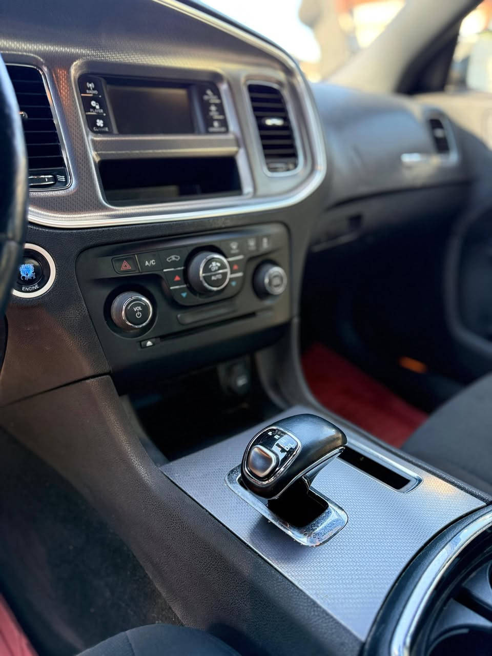 السلام عليكم ورحمه الله وبركاته
دوج جارجر موديل 2013

متوم وكامل رقم اربيل الدولي 

 كصتها جنطة 

مكينة 6 سلندر 3600

كيلو متر 260 

نظام بلوتوث

نظام SPORTS 

بصمة+بصمة ابواب 

حساسات  خلفي 

تحكم كشنات كهربائي

كشنات تدفئه 

تحكم حركة الستيرن كهربائي 

تدفئه بالمري 

مري شفط وتحكم بالمري كهربائي 

لايت LED زنون 

داخل مميز 

مانع انزلاق 

وسادة كهربائية 

نظام تحديد السرعة

گير مكينه مكفول حدادية تبريد كله جاهز 

مكان السيارة بابل 

السعر 57 وبيها مجال

للاستفسار الاتصال

***********
