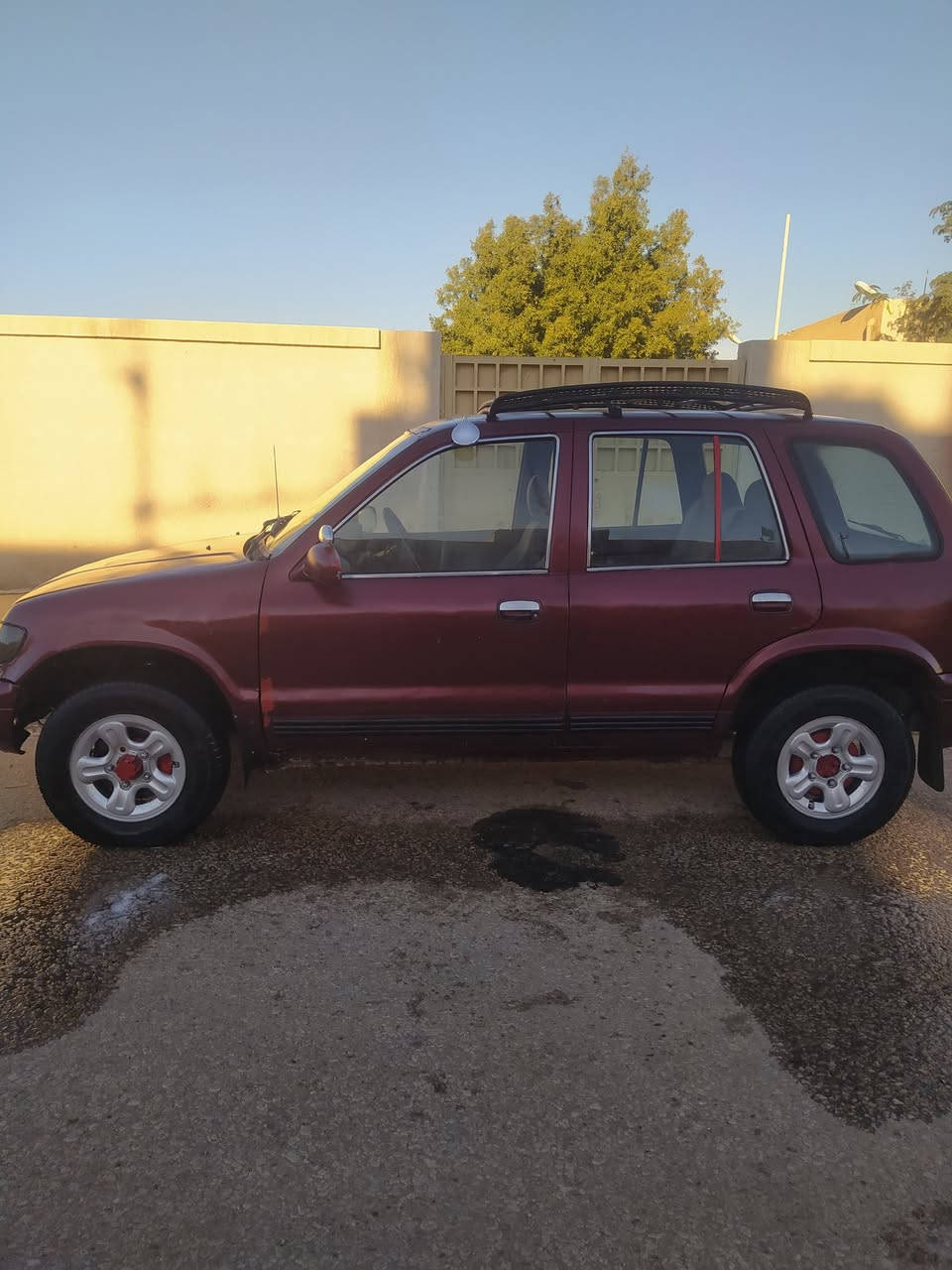 السلام عليكم كيا سبورتج موديل 1994محوره تحويل ونجي سته سلندر تخم تايرات سياره كلش حلوه وكهربائيات كله تشتغل وقطره خياس مابيه وراعيه موجود مكان كربلاء الرقم ***********
