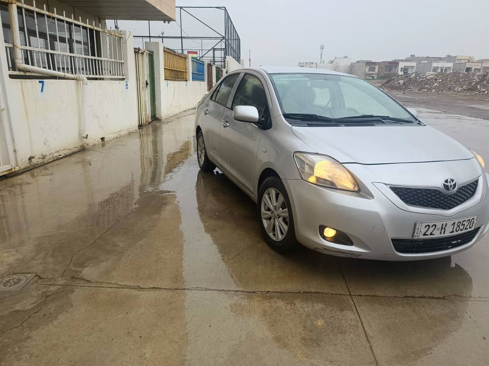 Toyota yaris 2013 
‎     ( سعری : 95 مەجالەکی کەم  ) 
‎
‎تۆیۆتا یارس ، بێ سبوخ
‎مۆدیل : 2013
‎دەبل گێچ ، دوو جام کارەبا 
‎154هەزار ڕۆیشتیە  
‎بێ بۆیاخ بێ لێدران 
‎ڕەقەم  هەزا نوێیە 
‎گێرو مەکینە ، تەبرید ساردو ، گەرم بەشەرت 
‎یەک دینار مەسروفی نیە 
‎شوێن هەولێر 
‎ ( ڕەقەم تەلەفۆن : *********** )
‎           (   وەتسئاپ و ڤایبەر ) أربيل, العراق
