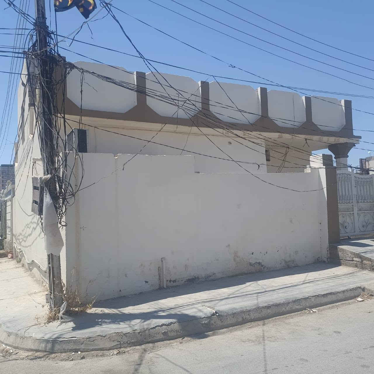 🏡 مشتمل للبيع
📍 حي الحسين – قريب من الشارع العام
📐 المساحة: 125 م²
🏠 طابق واحد
✔️ استقبال
✔️ صالة
✔️ مطبخ
✔️ غرفة نوم
✔️ حمام داخلي وحمام خارجي
✔️ أرضيات سيراميك
📞 للاستفسار والتواصل: ***********
***********
