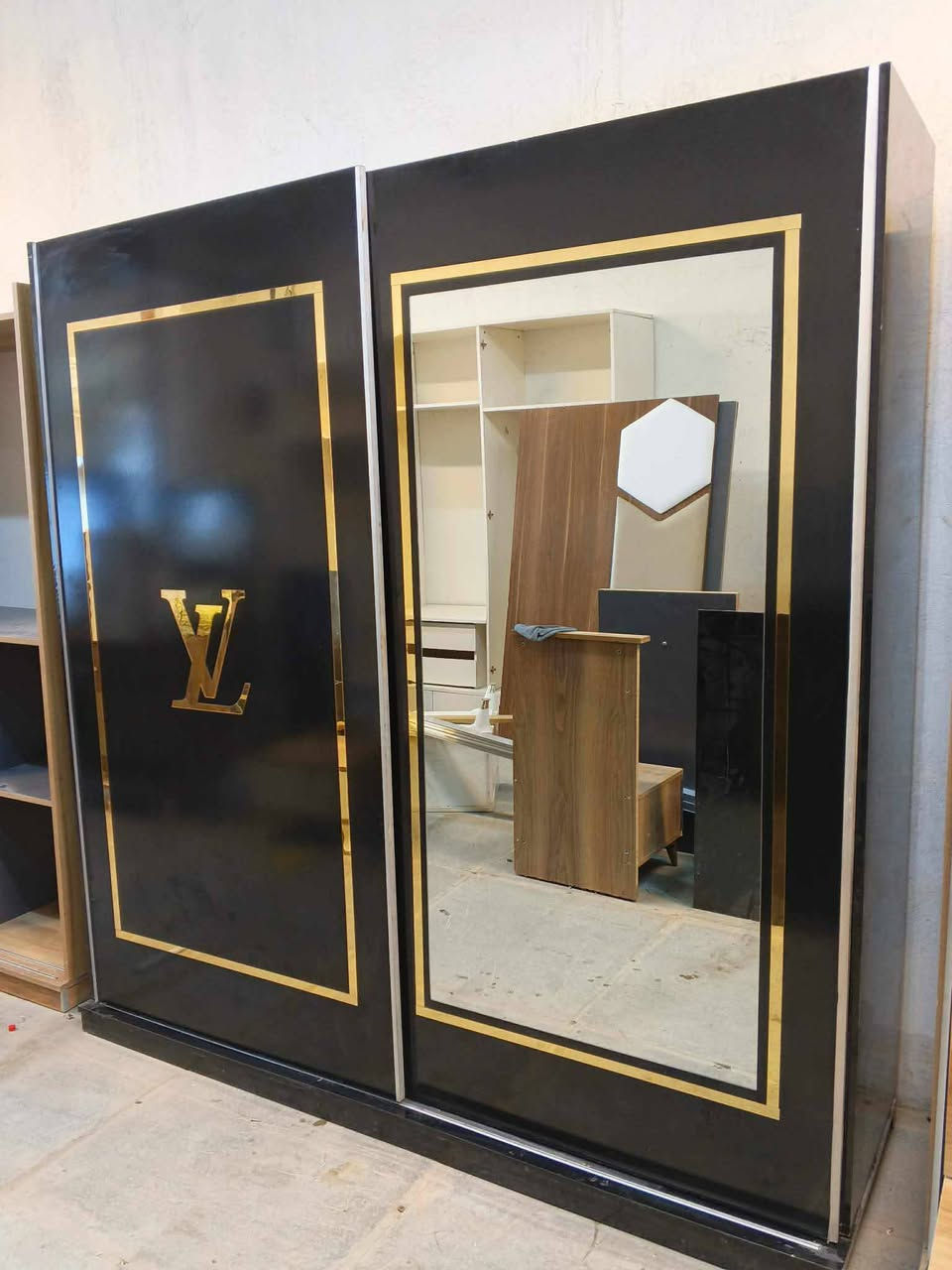 غرفة نوم مستعملة🇹🇷
نضافة 90 ٪💯فول نضافه
عدد القطع / 5
نضام / سلايت💢
سعرها 375 قفل💸
شد ونقل داخل بغداد مجاني🚛
يوجود توصيل محافضات 🚛


**إذا كنت صاحب هذا الإعلان وتريد حذفه لأي سبب، رجاءا أرسل رسالة إلى الدعم الفني**