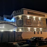 دار للبيع • حي الجزائر شارع المطاعم • ٦٠٠م²