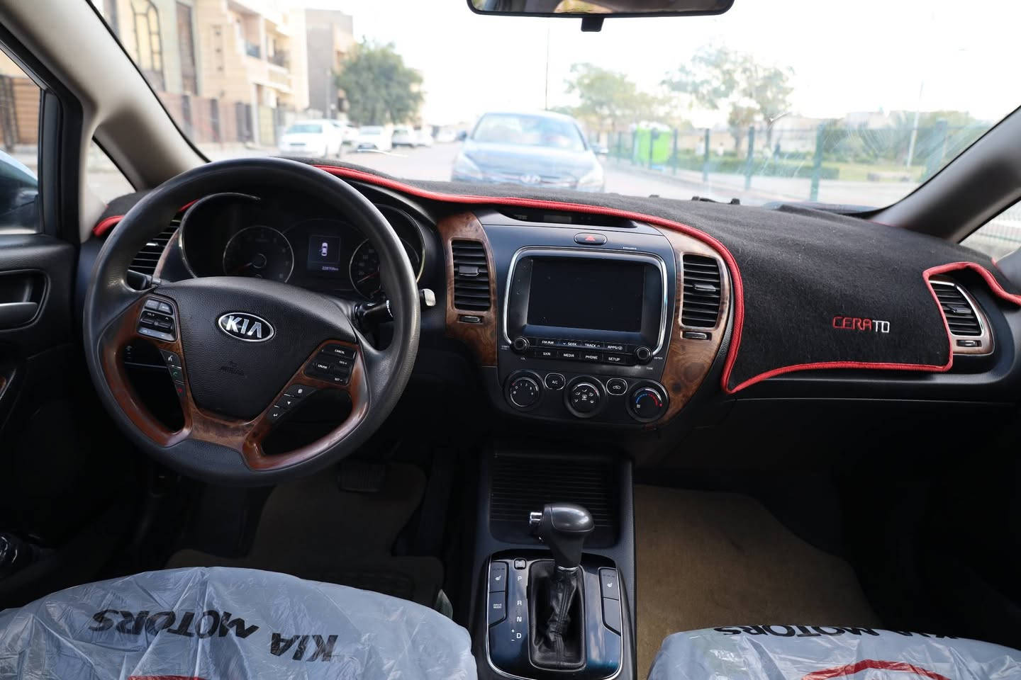 السياره رقم بغداد وبأسمي
ماشية ٢٣٠ الف كيلو متر
بدون حادث قوي فقط طخات
 ( بنيد مبدل اثر طخه وليس حادث+ الجاملغ جهة السايق اثر طخه وعندي الجاملغ القديم البلادي يرجع بارد + حادثها الأصلي طخة جاملغ خلفي بدون دواخل) 
 بدلت بنيد اثر طخه سطحيه فقط مو حادث 
السياره بدون دواخل ‼️
شاصي + لغود مكفول ✅
صدر جديد ✅
محرك مكفول ✅
كير مكفوول ✅
رقمي 
***********
عنواني السيدية 
السعر النهائي ١٠٣ قفل قفل بدون عمله،الي يريد اقل من هذا السعر لا يتصل لان السعر نهائي ‼️
وبخدمتكم جميعاً
