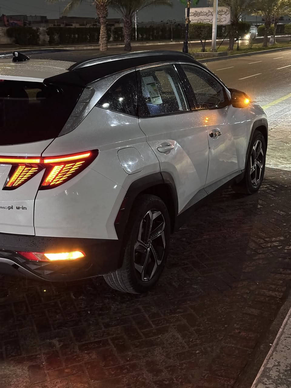 السلام عليكم توسان 24 فول هيبرد  مواصفات كله بيه  ماشيه70 صدر جديد مكينه كير كلش نضيفه سياره دفع رباعي بيع مصبوغ عام 155مكان ساحت مضفر ***********
