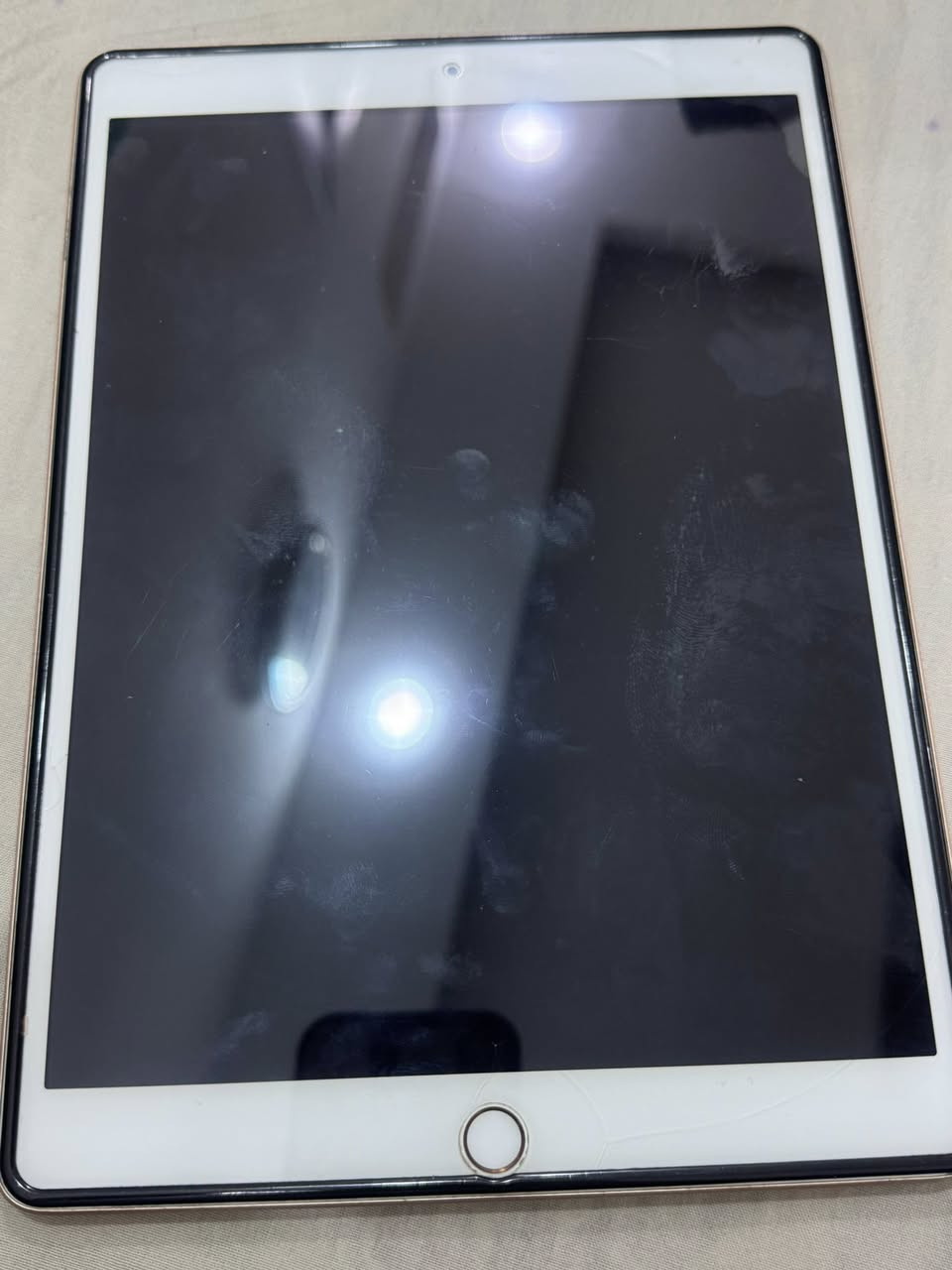 ايباد ابل 7 نضيف كله ع بلاد للاستفسار خاص أو رقم تلفون ***********
