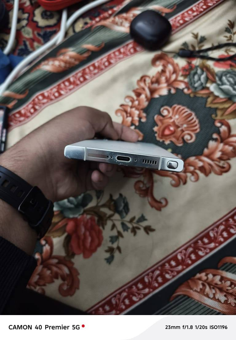 سامسونج اس 23 الترا 
ذاكرة 512 عشوائية 12 دبل سميكارت شرق اوسط عربي بطارية 5000ملي امبير 
الجهاز بي فقط الكلاس الخارجي مكسور ومماثر عالمس تكدر تبدلهة وتكدر تستخدمهة هيج ما ماثر 
للمراوس فقط بايفون 14 برو ماكس المكان بغداد العطيفية 
للاستفسار ***********
