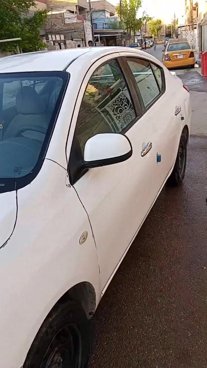 السلام عليكم نيسان سني هندي بليته زركه 2018 كير مكينه تبريد خير من الله السياره نضيفه شوفت عينك بيه شخوط بصيطه رقم بغداد انكليزي سنويه 2030 سياره جاهزه من كلشي مكاني بغداد***********
