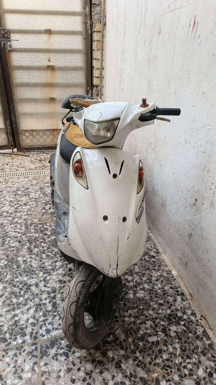 السلام عليكم 
دراجه للبيع كوم حديد يعني هل موجود دراجه كدام عينك دراجه متروكه يعني هسه شغلته مثل ما موضح بل فيديو ابيع كوم حديد وبيك خير وتدلل


**إذا كنت صاحب هذا الإعلان وتريد حذفه لأي سبب، رجاءا أرسل رسالة إلى الدعم الفني**