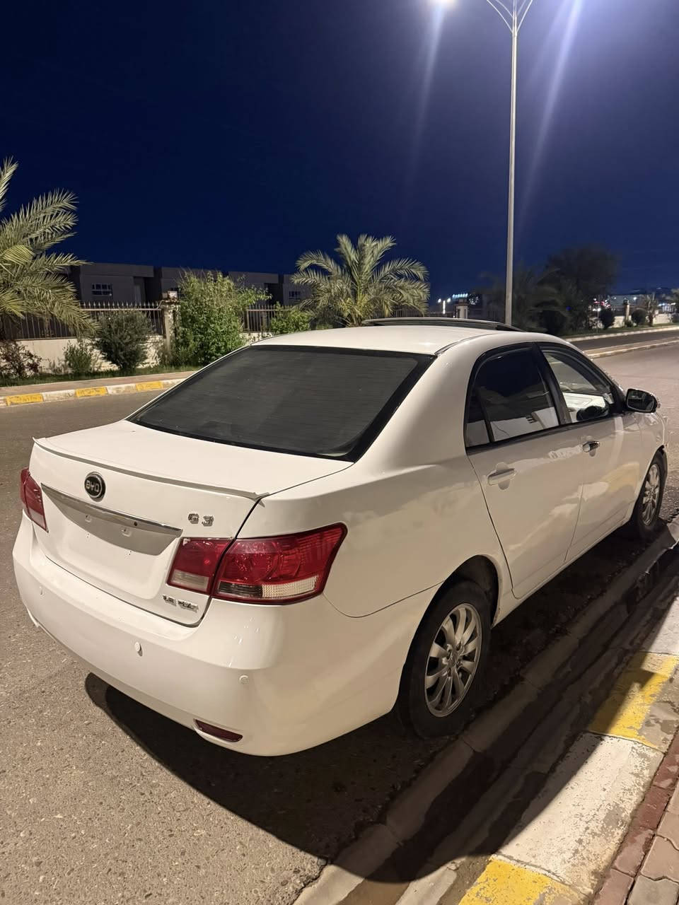 BYD G3
مال مزاد 2014 فول مواصفات 
كير مكينه بلادي شرط 
جاهزه المعامله مجرد تمشي معامله وترقم
فتحه سقف 
تحكم ستيرن 
بصمه تشغيل 
بصمه ابواب 
صدر جديد 
كهربائيات شغاله 
منضومه زنون اصلي عالي ناصي 
صاحبها شرعي شرط البصمه 
عنوان السياره تكريت 
الاستفسار ***********
