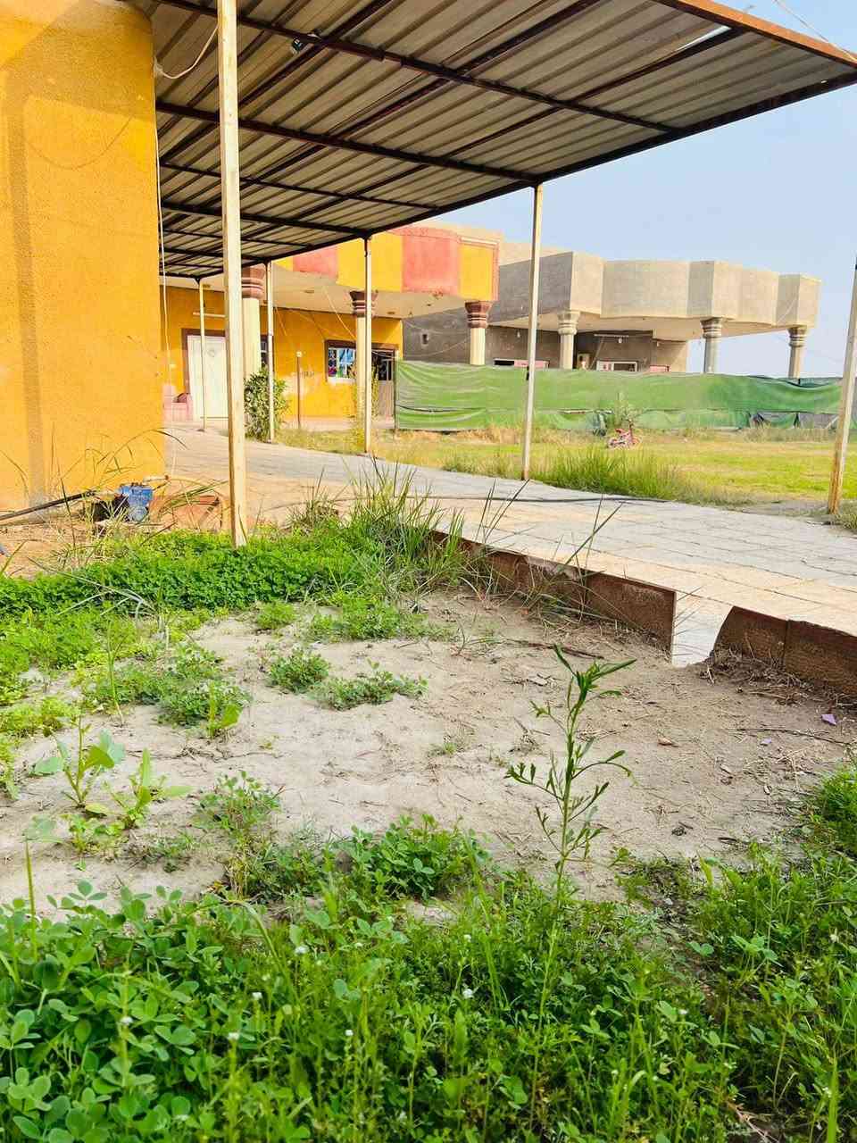 ارض للبيع البعلوان المساحه 3دونم مع بيتين طابو زراعي سند 25 
***********
