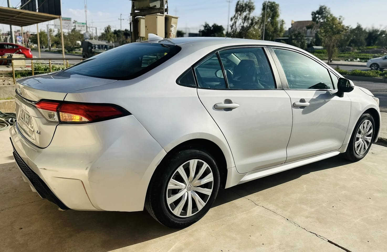 للبيع كورلا LE
السعر 143 بيها مجال بسيط 
***********
موديل 2021
بجم كبس بدون ايرباك 
الون سلفر 
ماشيه 74 
حجر بلادي 
رادار بلادي 
تحكم ستيرن 
تثبيت سرعه 
لايتات بلاديه 
صدر خير من الله 
كير مكينه بشرط 
تايرات جديد 
حادثها جاملغ خلفي ويا جوه الرقم الصندوق صبغ بدون قطرة دواخل سونار ورقم الشاصي بالمنشور 
رقم سليمانيه رقم سنويه هزه كله جديد 
تحويل وكاله ثاني يوم 
مكان السياره ديالى خانقين
