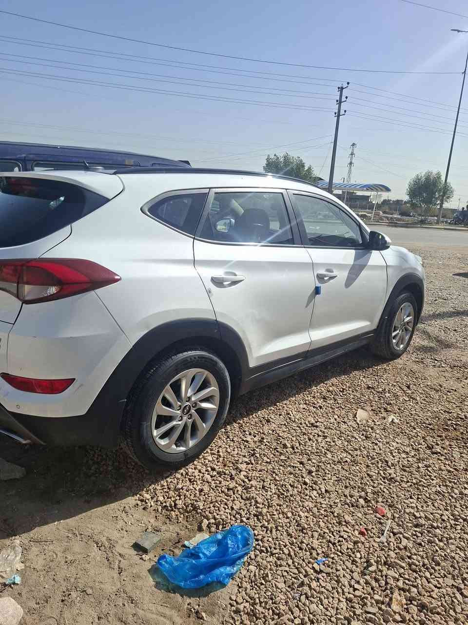 توسان ١٧ وارد خليجي رقم نجف
سعره ١٥٥ 
فورويل 
بنوراما
كير مكينه شرط
تحكمات جهتين 
كامره مع رادار 
تخم تاير جديد
قطعتين صبغ 
برغي متخسر عليه جاهزه من كلشي بعدبيه هواي موصفات 
استفسار ***********
