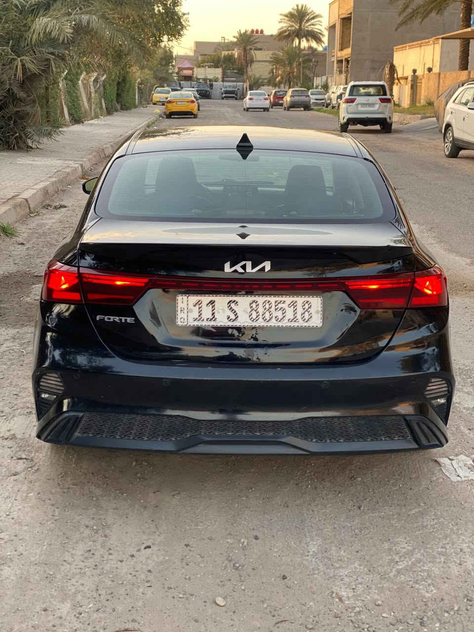 السلام عليكم كيا فورتي موديل 2023 رقم بغداد بأسمي عارضه 130$ بيه مجال بسيط سياره مواصفات S اشاير بالمري /شاشه كبيره/ فول تحكمات/ رادار امامي / رادار جانبي بالمري /كشنات جلد / داخل لونين/ لد امامي خلفي / تحديد مسار /مانع اصطدام / حساسات خلفيه/ 3انظمه قياده / وبعد باقي المواصفات المعروفه السياره جديده وجاهزه تبريد ثلج 🧊 تخم تاير جديد/ حداديه وضع شركه السياره ماشيه 48mi محرك حجم 2000 دوش مكينه وكير كفاله 
السياره حادثها جاملغ وبنيد بدون دواخل بدون ايرباك كما موضح بالصور وباب الصدر صبغ كلير لتوحيد لون باقي السياره كفاله مكان السياره بغداد شارع فلسطين الاتصال بالرقم :*********** الخاص مغلق 🔏
