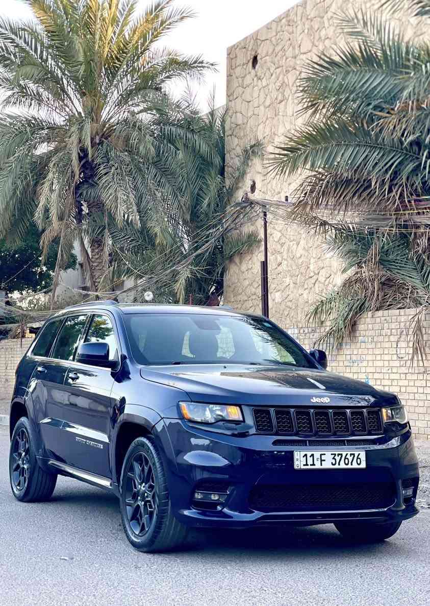 السلام عليكم 
جيب لاريدو موديل 2017 رقم بغداد باسمي 
حادثه جدا بسيط طخه بالبند وشويه بالجاملغ 
وبيه صبغ جاملغ امامي الايسر فقط رش توحيد لون
مكينه مامفتوحه بلاديه
ماشيه 98 الف
كشنات جلد
بصمة تشغيل 
اوتو فور ويل 
فول تحكم استيرن
شفتات بالستيرن
حساس خلفي 
اوتو ستوب 
شاشه كار بلي
كامرا خلفيه
 منضومة زنون عالي ناصي اصليه
السياره محدثه بالكامل SRT
دعاميات ودوس وصالنصات 
ويل 20 خليه
السياره جاهزه كير ومحرك وحداديه وتخم تاير وتبريد وتدفئه
احله من الصور وبالعافيه على الي ياخذها
السعر 177 وبيه مجال 
عنواني بغداد 
متواجد واتساب 
***********
