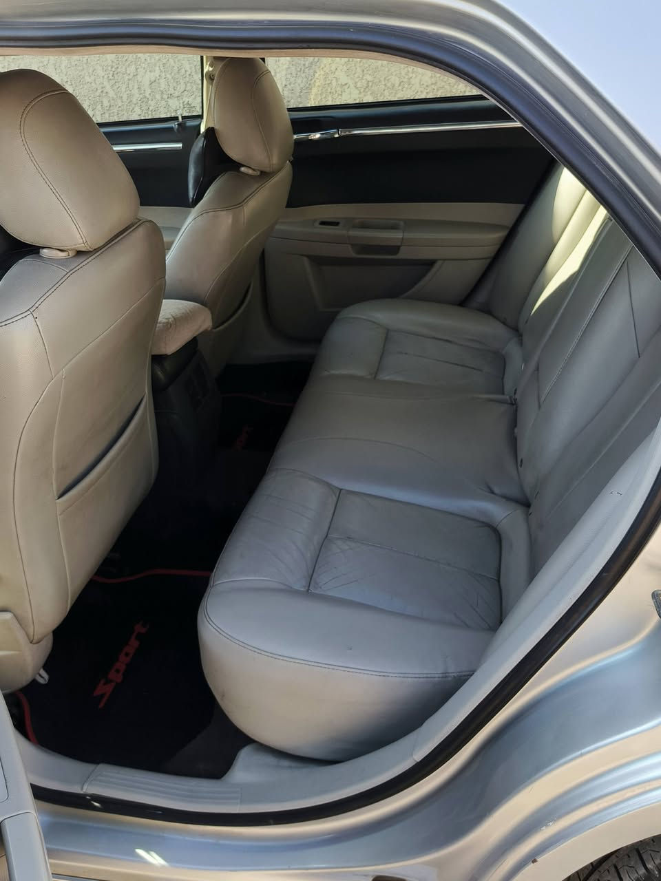 للبيع 2007 كنديه  مكينه تلاثه ونص مصبوغه عام اثر جراد بيها طخه بل باب الوره عكس السايق  ***********6
