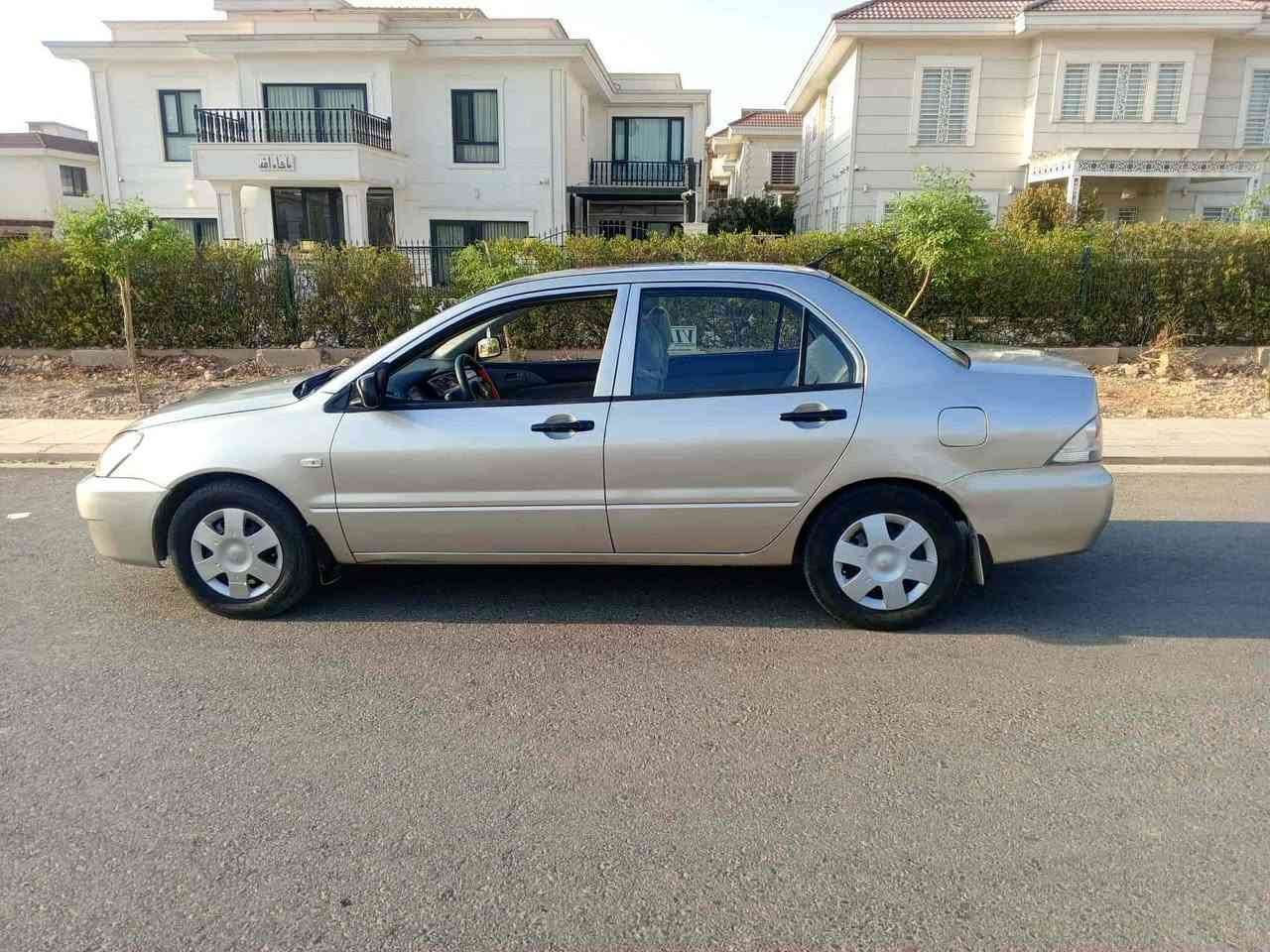 لانسەر 2008مەکینەوگێڕ و تەبرید هەمووی بەشەرت.مەکینەگەورەیە.گێڕتۆماتیک.سەنەوی تا 2030.هەزەی تا2027. نرخ‌(75)وەرەقە. شوێن هەولێر.ژ.م(***********
