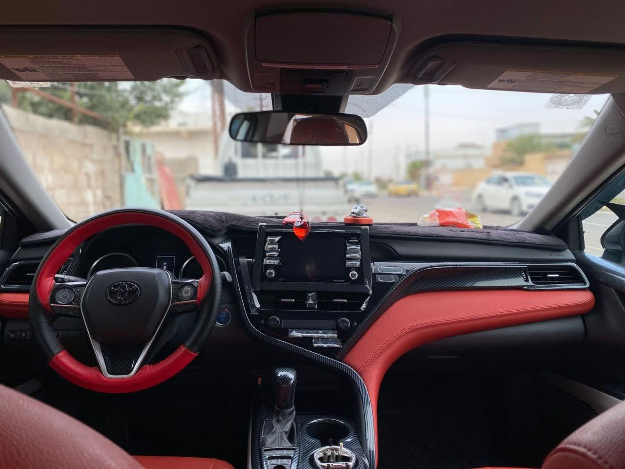 يا الله كامري موديل 2022 لون سلفر اكلين تايتل للبيع 
السياره اكلين اخوان بيه فقط مكانين بارد بالبنيد 
وشبر من الباب بارد بدون صبغ بدون ايرباك ولا لغد 
السياره حادثه خفيف ومرفق بالصور 
السياره موديل ٢٢ هايبرد 
مواصفاته كير اوتو هاند بريك بصمه رادار وتحديد مسار وشاشه كراسي كهرباء اكيد
رادارات وتحكم استيرن وحساسات السياره مرتبه شوفت عينكم ومرتبه وماشيه 110 حبايب وهذا ياباني ❤️
مكان السياره بغداد منطقه الدوره مقابل جسر صدام حبايب 
ومعروضه ب  196  وبيه مجال ان شاءالله 
ورقمه واضح يمكم رقم بغداد تحويل مباشر بحيل الله 
وهذا رقمي حبايب تحياتي الكم ❤️

***********
