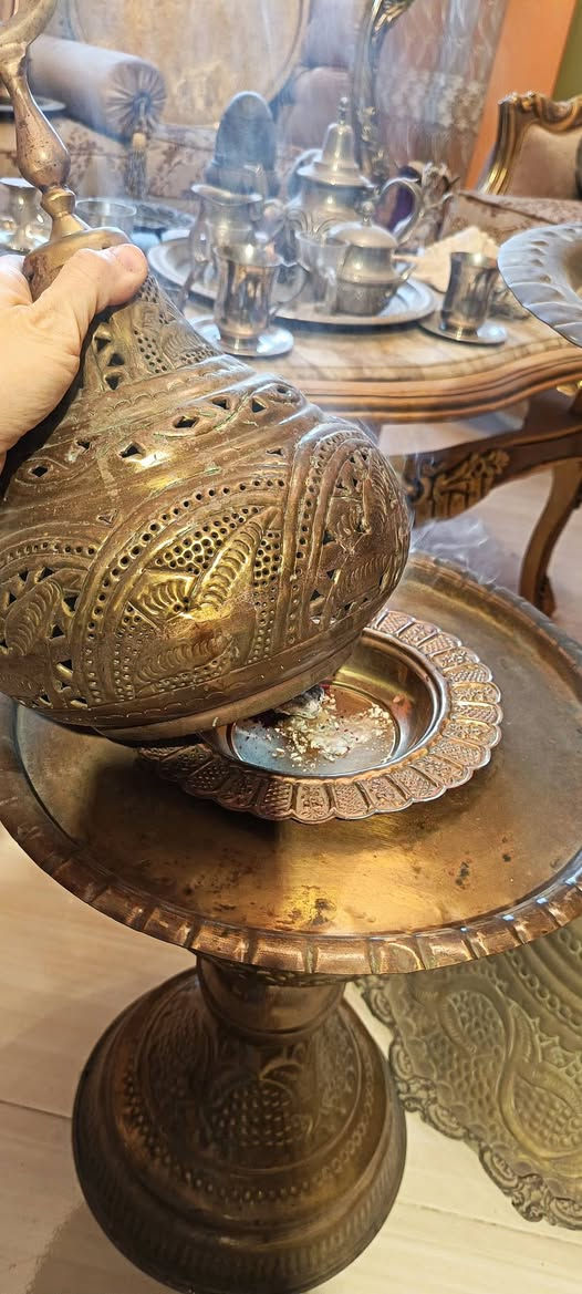 بسم الله ماشاء الله، اللهم لك الحمد حمداً لا ينفد أوله ولا ينقطع آخره، اللهم لك الحمد فأنت أهل أن تحمد وتعبد وتشكر.
...........................

رمضان كريم، وما العوض والجبر إلا من عند الله عز وجل جلاله.

............................

للبيع بإذن الله:

- مبخره نحاس قديمه جدا أنتيك، كبيره مقاس ٩٠ سم، سنتر بيس لأي بيت ومدخل، تقيله وزنا ومقاما، جميله جمال لا يوصف.

................................

الحمد لله حمدا كثيرا طيبا، نحمده ونشكره على نعمه وفضله علينا.

إستمتعوا معايا، التفاصيل بالفيديو،،،،


**إذا كنت صاحب هذا الإعلان وتريد حذفه لأي سبب، رجاءا أرسل رسالة إلى الدعم الفني**