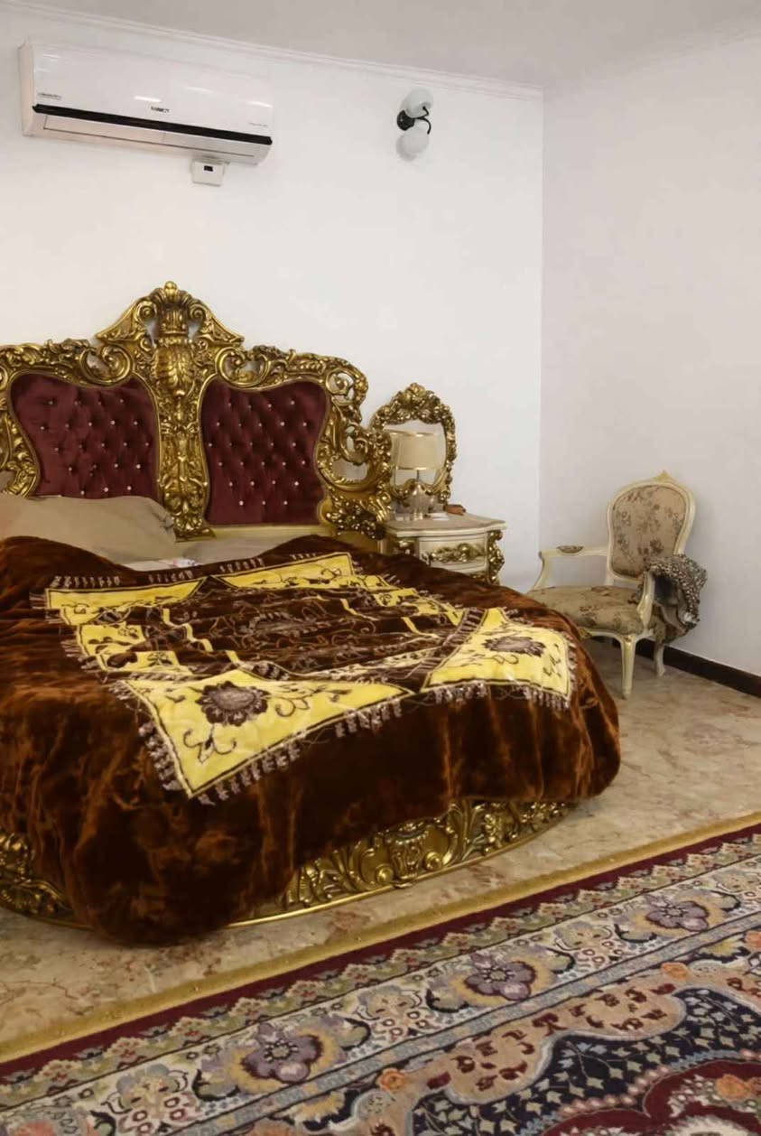 غرفة نوم مصري 
غرفة نوم صاج توصا 
ميز طعام مصري 8 كراسي 
ميز طعام 6 كراسي 
بلياردو تفصال زان 
جهاز رياضة شارع فلسطين 
*********** بغداد, العراق
