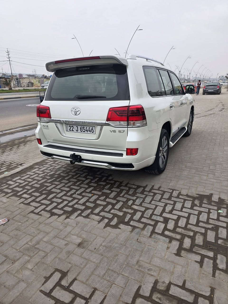 سلام عليكم لاندكروز 2017VXS
فول ماشي 79مكفوله كفاله عامه رقم اربيل مكانه بصره 
***********سعر 540
