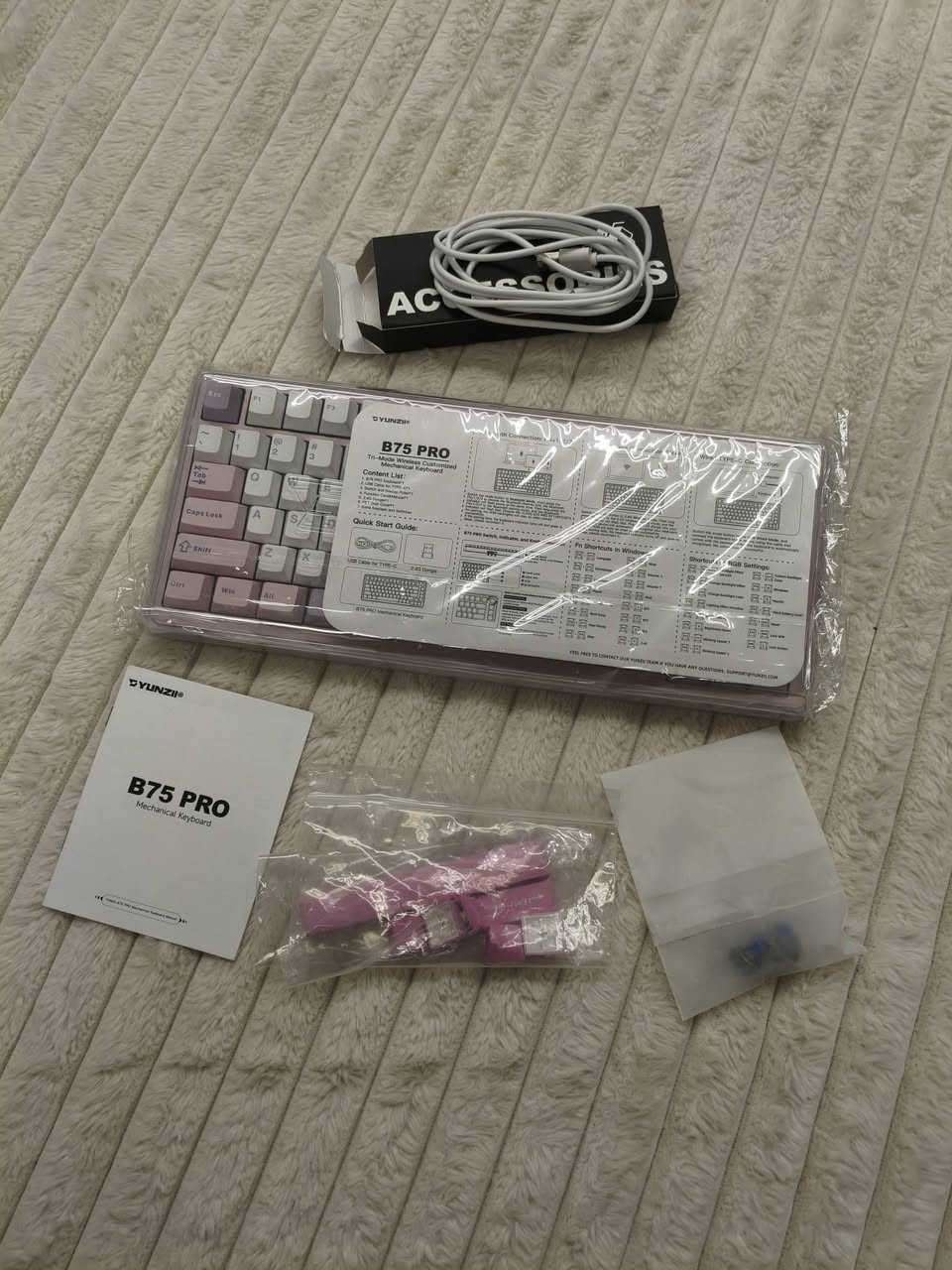 كيبورد YUNZII B75 PRO Mechanical 
كيبورد ميكانيكي 
حجم 75% 
واير وايرليس و بلوتوث 
بطارية داخلية (يشتغل لاسلكي) 
ءRGB إضاءة خلفية قابلة للتغيير
السويج مالته بلو 
وياه كي كابس اضافي


**إذا كنت صاحب هذا الإعلان وتريد حذفه لأي سبب، رجاءا أرسل رسالة إلى الدعم الفني**
