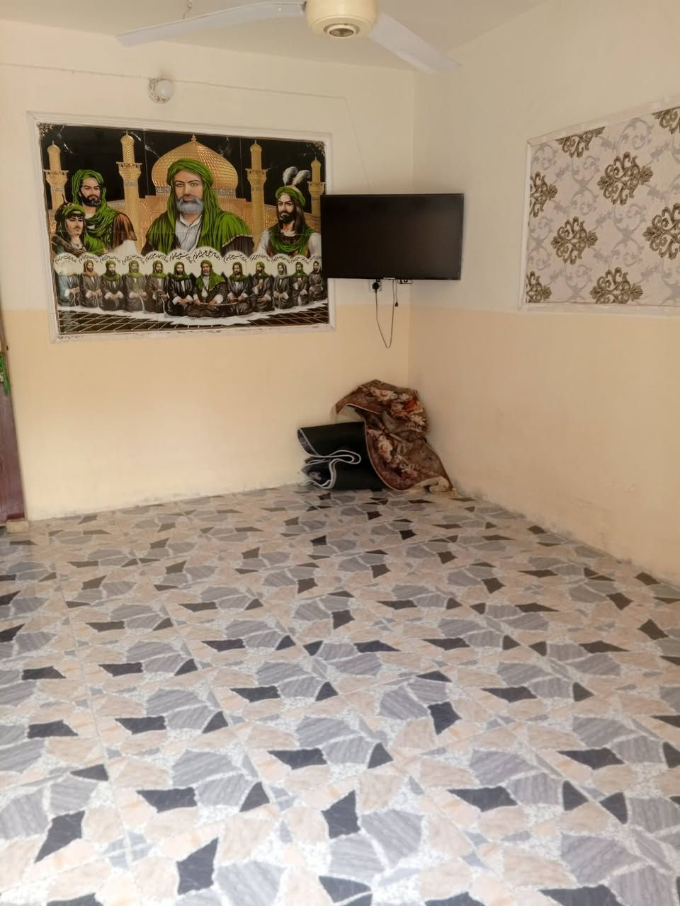 السعر 28 / //  يتوفر بيت للبيع  //مساحته200 ////  يتكون من غرفت نوم وصاله ومطبخ ستقبال   طارمه جبيره  اصلاح زراعي تخطيط عمراني الاف البيوت هيج ومشوله بطابو خدمات مي وكهربا تبليط مدرسه باقي التفاصيل الي ما ذكرته ع خاص مواصفاته كما موضح بالصور.. العنوان حله ابو غرق قرب المعهد الفني قرية الحمام الاولى يبعد عن الشارع العام حله كربله 100 متر/ستفسار اكثر ع خاص // ا @إشارة  الجميع اضغط متابعة


**إذا كنت صاحب هذا الإعلان وتريد حذفه لأي سبب، رجاءا أرسل رسالة إلى الدعم الفني**