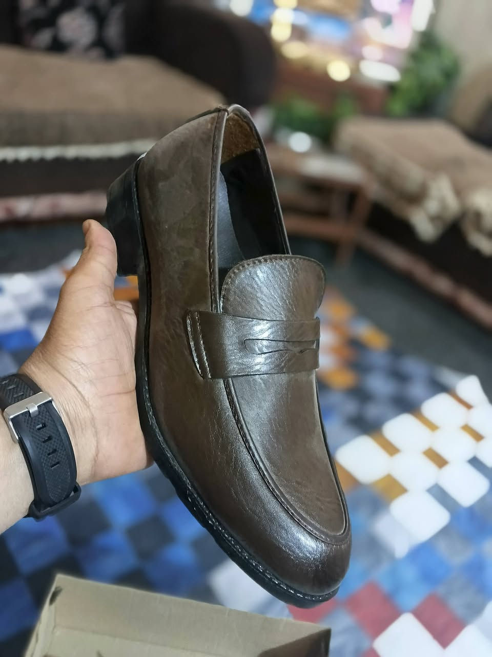 شلعه احذيه رجالي
130  قطعه 
عنوان بغداد 
واتساب 📞 
***********
