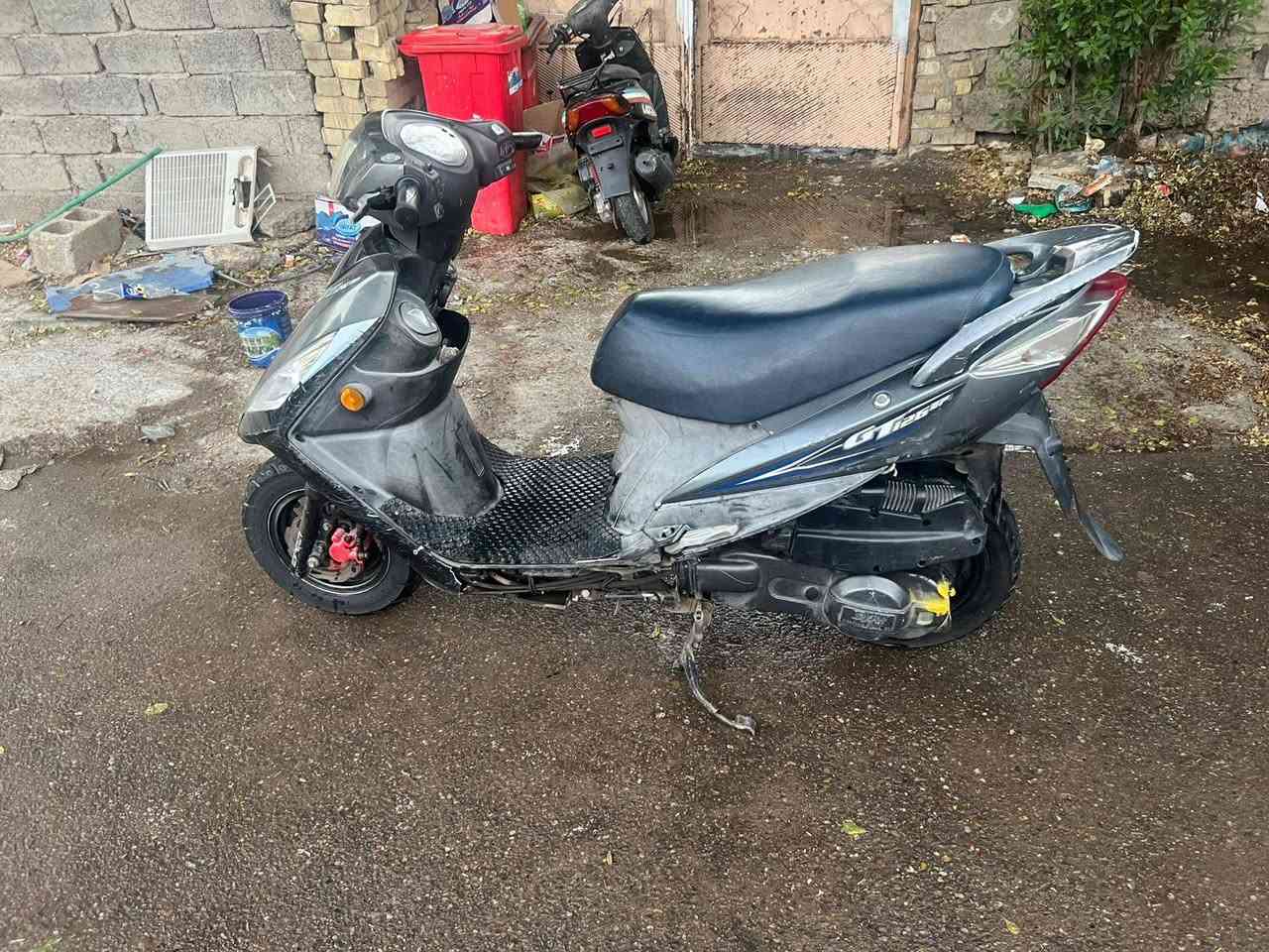 دراجه جيتي أسيام 400مكان بغداد
***********
