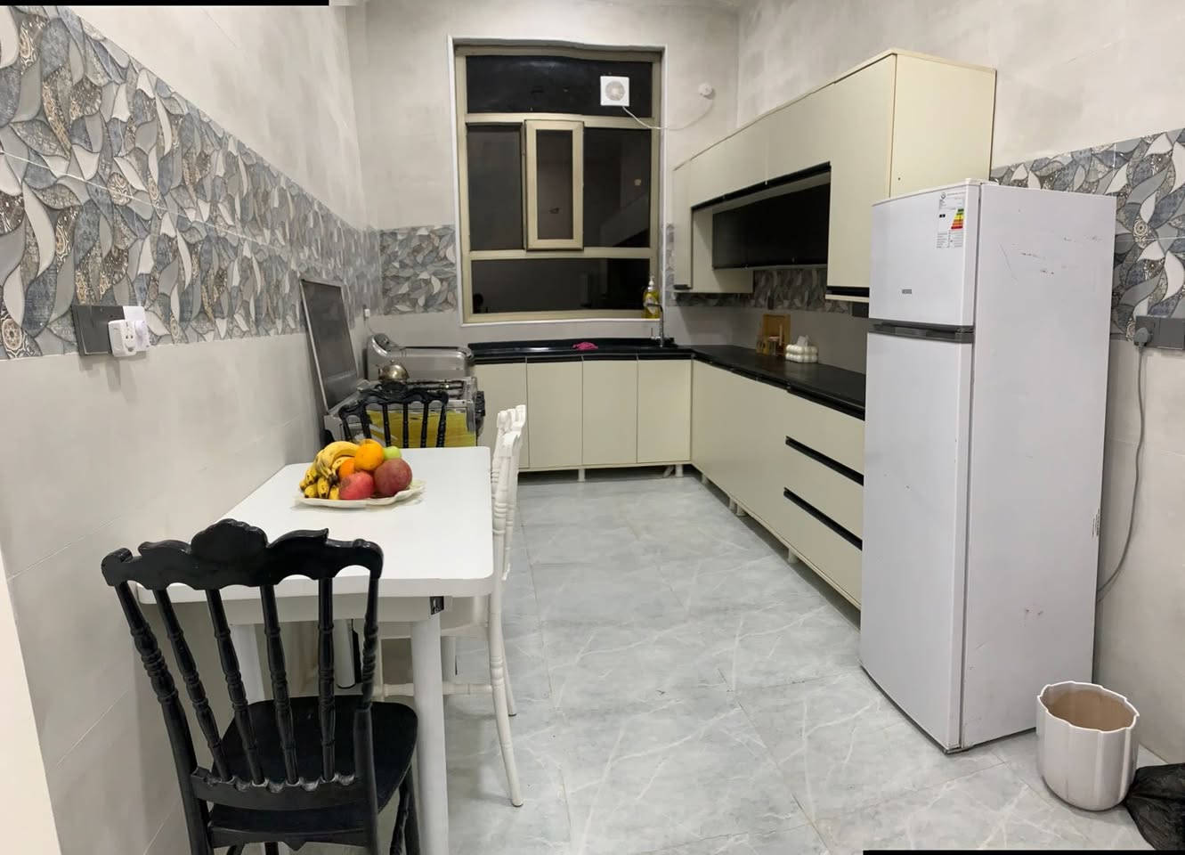 للبيع كاونتر مطبخ بحالة ممتازة  جدا ونضيف جدا ✨
الطول ٣ متر
خشب قوي ومتين
سنك مرمر قياس متر ونص
جديد تقريباً – مستخدم بس شهر 

مشتريه بـ ٨٠٠ الف
المطلوب ٦٥٠ الف فقط 🔥

الكاونتر نظيف وما بي أي مشكلة


**إذا كنت صاحب هذا الإعلان وتريد حذفه لأي سبب، رجاءا أرسل رسالة إلى الدعم الفني**