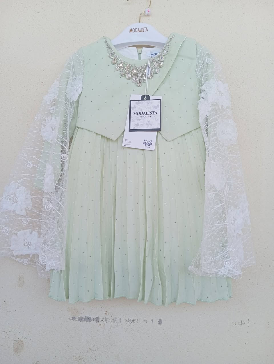 ✨💗 محلات الغازي – قسم الملابس النسائية 💗✨
تألقي بأجمل الإطلالات لكل الأعمار 👗🌸
متوفر لدينا:
👧 فساتين أطفال وبناتي بألوان ناعمة وتصاميم مميزة
👩 فساتين شبابي عصرية ومرتبة
💃 فساتين نسائية راقية تناسب كل المناسبات
🪷 دراعات بيتية أنيقة ومريحة
🧣 شالات بألوان متنوعة تكمل أناقتج
جودة حلوة ✨ أسعار مناسبة 💰 وموديلات ترضي كل الأذواق
📍 زورونا بمحلات الغازي وخلي أناقتج تبدي من عدنا 💕
الموقع: شميط -الشارع العام-مقابل اسواق باسم العيدان 
للاستفسار: ***********
***********
