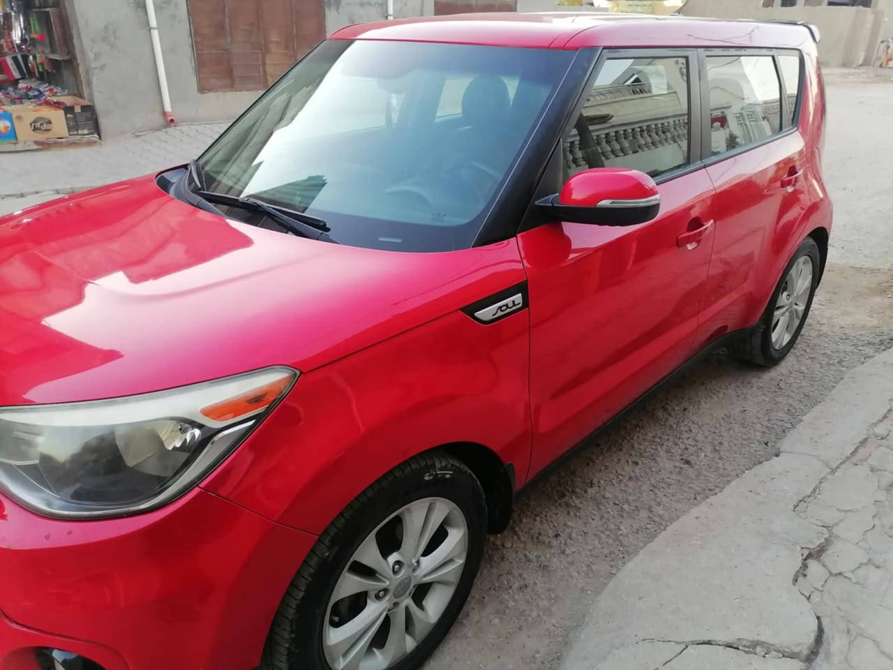 السلام عليكم كيا صول للبيع موديل ٢٠١٦ وارد امريكي حادثها نص جاملغ أمامي وخلفي كلير من امريكا المواصفات باب ثاني يعني تحكمات اربع جهات كامره اصل نضام ايكو وسوبرت كشن كهرباء ومساج كشنات جلد اشاير بالمري شاحن لاسلكي ومنافذ شحن اخرى مكينه حجم ٢٠٠٠ رقم بابل دولي سنوية لغاية ٢٠٢٨ السعر ١١٩ وبيها مجال للشراي العنوان بابل مركز المدينة قرب بانزين خانه باب المشهد للإستفسار الاتصال على الرقم *********** ويوجد واتساب
