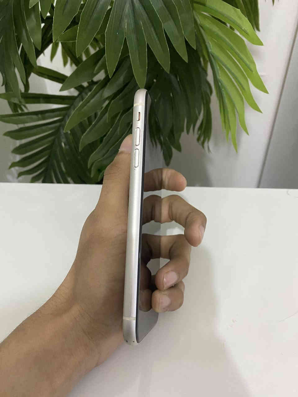 ايفون 11 عادي امريكي
ذاكرة 128 GB
البطارية 72‎%‎
الشاشة 3 خيارات
الجهاز كلة بلادي ما مبدل اي قطعة
ويا كارتونة فقط بس ما مطابق 
سعرة 250 ، مكاني الديوانية _ حي الزيتون
***********
