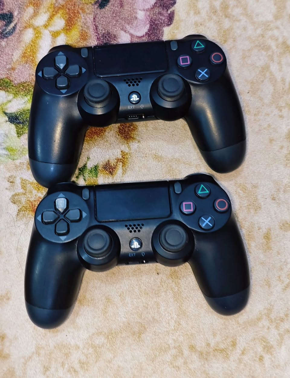 بلي 4 فات نظام 9 افضل نضام واكثر نضام مستقر لا فلاش والقرص بي تقريبا 5 العاب قوية كول اوف ديوتي سبايدر مان تومب رايدر بيس مساحة 512  2 يدات كيبلات كاملة كارتون الجهاز مفتوح فقط للتنضيف  الجهاز نضيف كلش بي فقط كسر زغير بل طرف ما بين ولا يأثر علا الجهاز السعر 230 الموقع ميسان حي الغدير شارع المستشفى البناني قرب كشك بركر


**إذا كنت صاحب هذا الإعلان وتريد حذفه لأي سبب، رجاءا أرسل رسالة إلى الدعم الفني**