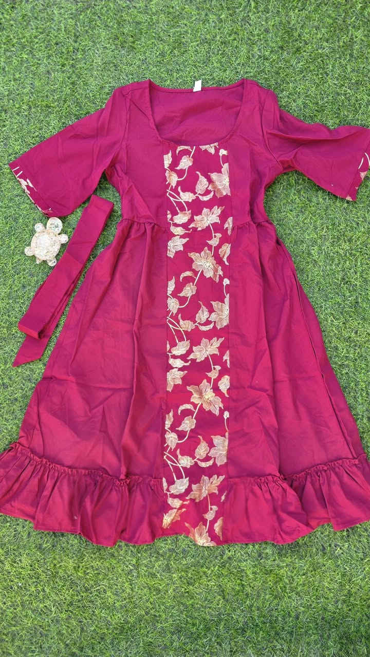 "البداية الأجمل لأميرتك الصغيرة! ✨👗
​يسعدنا جداً الإعلان عن إطلاق أولى مجموعاتنا لملابس البنات الصغيرات. قطع صُممت بحب لتجمع بين الأناقة والراحة التي تحتاجها طفلتك في كل حركة. 🌸🎀
​تصفحي الصور وشاركينا: أي قطعة أعجبتكِ أكثر؟ 😍👇
​📍 متوفرة الآن بمقاسات مختلفة.
📦 للطلب أو الاستفسار، تواصلوا معنا عبر الخاص
​#ملابس_اطفال #بناتي #أزياء_بنات #فاشن_اطفال #جديدنا #أناقة_طفلتك"


**إذا كنت صاحب هذا الإعلان وتريد حذفه لأي سبب، رجاءا أرسل رسالة إلى الدعم الفني**