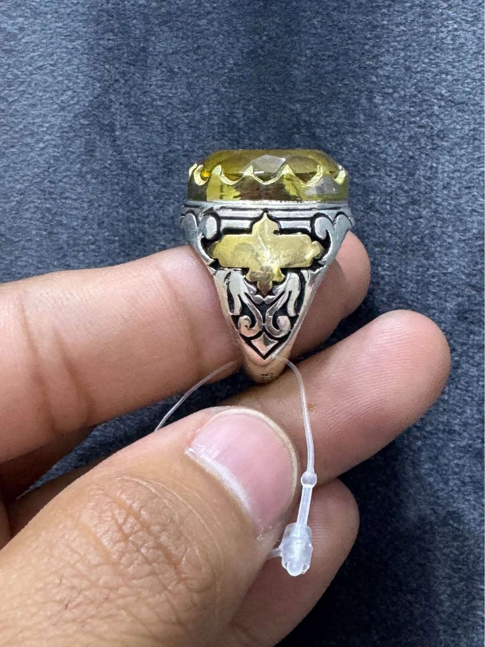 اللهم صل على محمد وال محمد 
خاتم سترين افريقي 
قطعه في منتهى الجمال
مصاغ يدوي فضه عيار 925
مقاس الخاتم 22
يوجد توصيل كافة المحافضات البصرة, العراق


**إذا كنت صاحب هذا الإعلان وتريد حذفه لأي سبب، رجاءا أرسل رسالة إلى الدعم الفني**